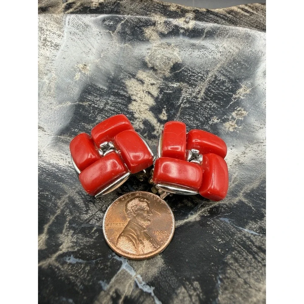 Vintage Lisner‎ Red Lucite Rectangles Windmill Shape Clip Earrings Silver Tone